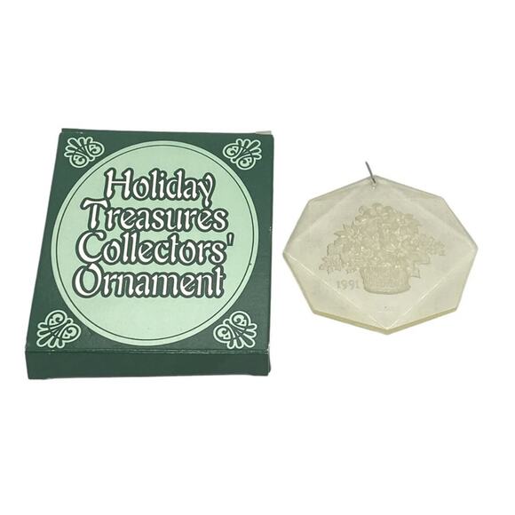 1991 Poinsettia Acrylic Etched Holiday Treasures Collectors’ Christmas Ornament - Picture 10 of 10